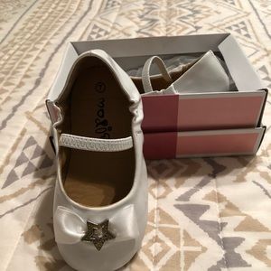 Little girl white shoes